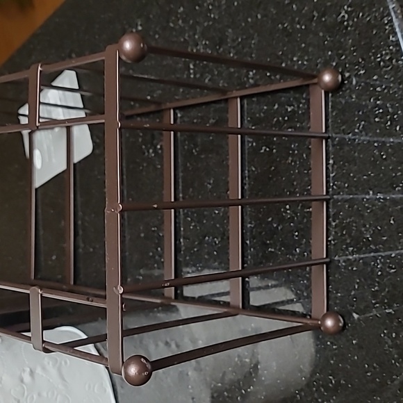 🧻 Toilet Paper Holder - Picture 4 of 6